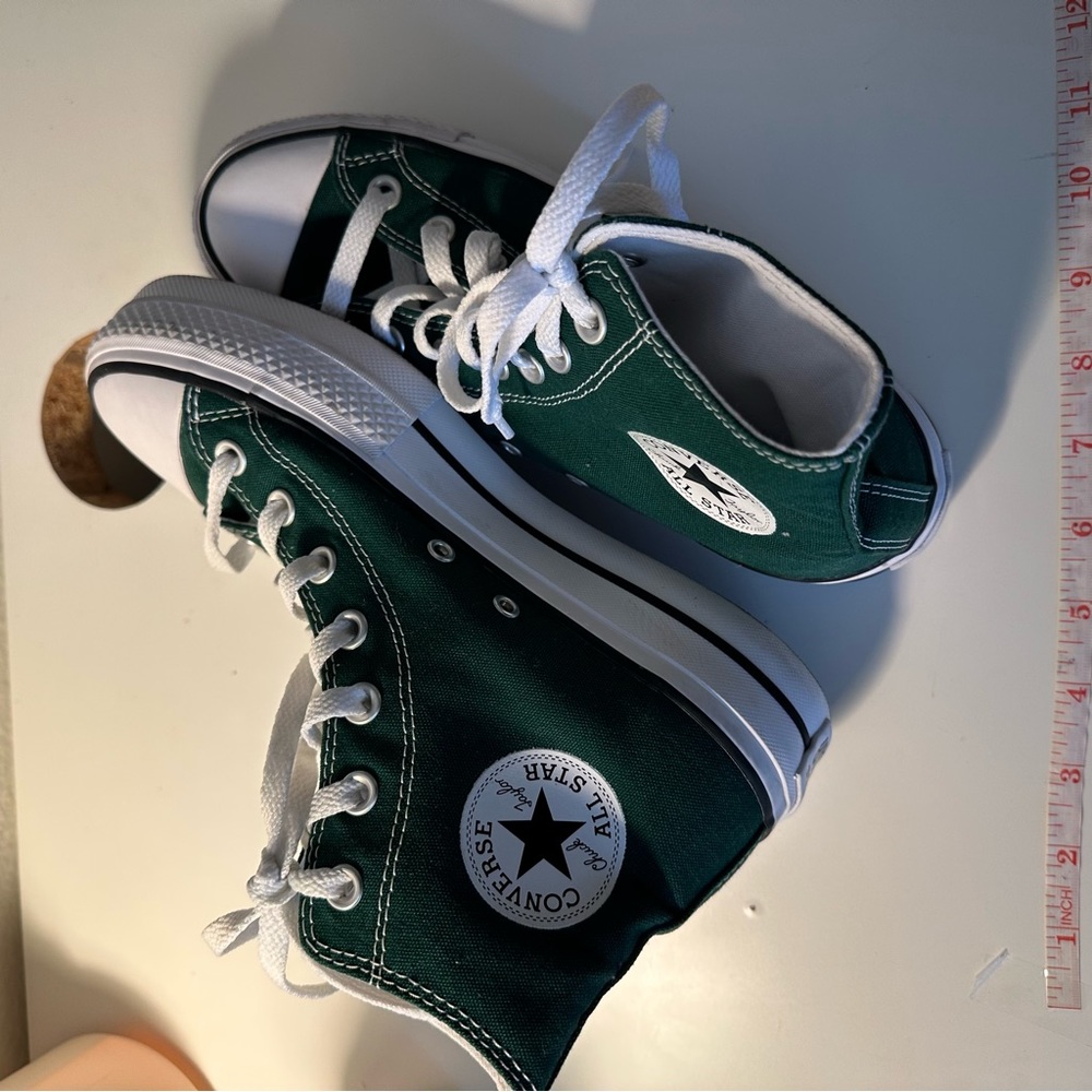 Size 7.5 women’s platform green converse